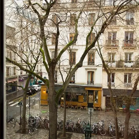 Appartamento Spacious, Modern, Equipped Apt In République